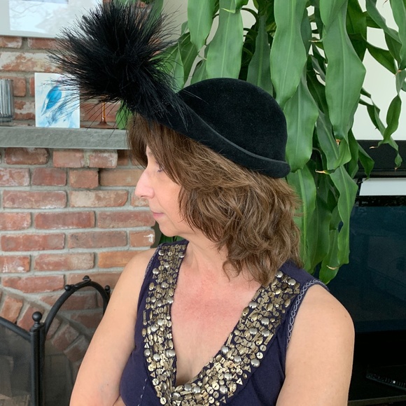 Vintage 1940s Saks Fifth Avenue Black Hat Wool with Feather and Beading - Picture 1 of 16